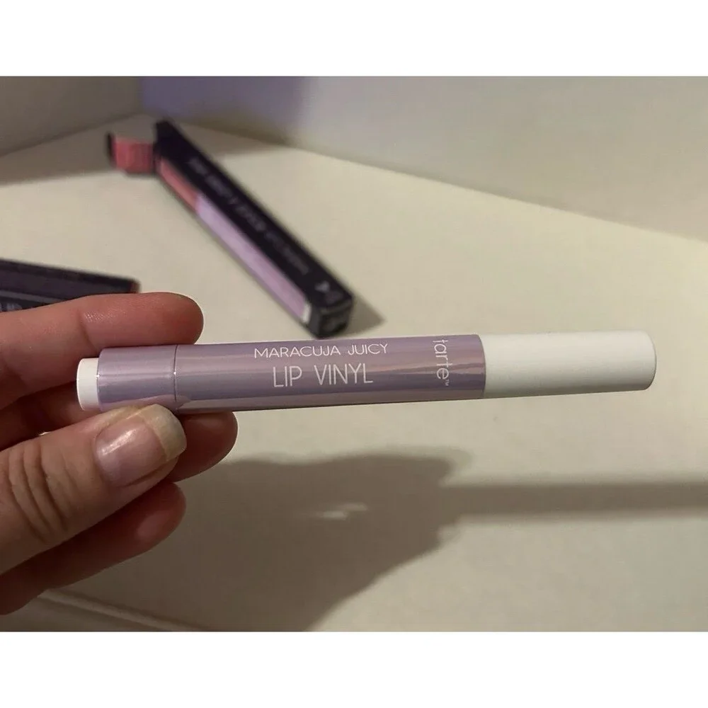 Tarte Maracuja Juicy Lip Vinyl in Shimmering Mixed Berries 2.7 g/0.095 oz